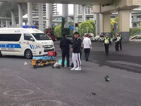 南北高架坠亡摩托车手年仅17岁：涉嫌未依法取得驾驶证，排除酒驾、毒驾嫌疑 - 周到上海