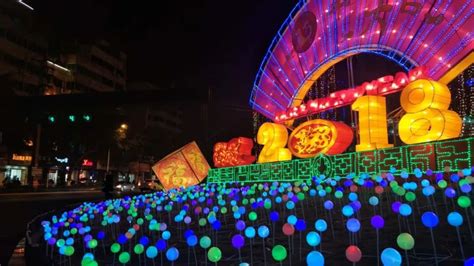 2018隆昌新年的夜景，看看隆昌新年气氛，美出了新高度！|隆昌|彩灯|东门广场_新浪新闻