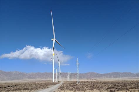 青海共和100MW风电项目首批风机成功并网_华润电力欢迎您