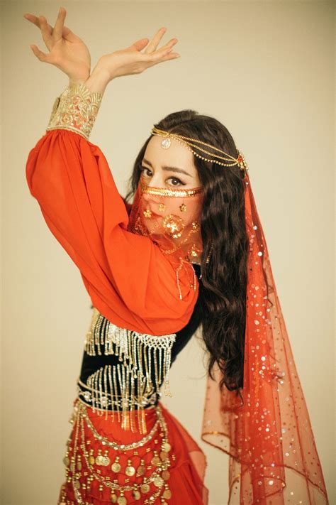 迪丽热巴同款新疆舞蹈演出红色女少数民族舞开场舞大摆裙维族服装_虎窝淘