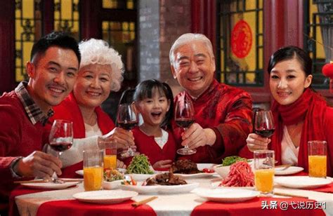 新年一家人在一起团圆聚餐高清图片下载-正版图片500777724-摄图网