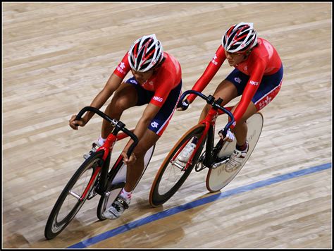 打破世界纪录！奥运场地车女子团体竞速赛中国队晋级决赛 - 赛场 - 骑行家
