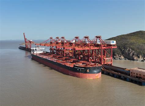 宁波舟山港累计接卸40万吨矿船达300艘次