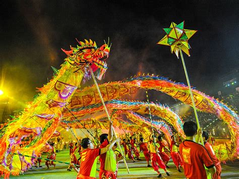 Chinese Lion Dance or Dragon Dance: What