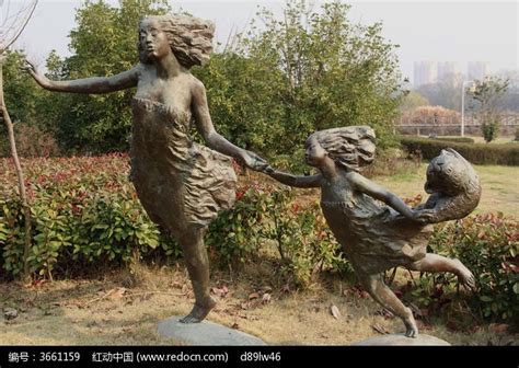 雕塑暖风迎风起舞的母女高清图片下载_红动中国