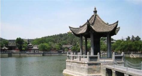 素有中州颐和园,北国小西湖的美誉,河南省新乡百泉景区