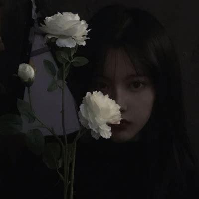玫瑰女生头像温柔霸气