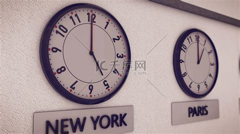 墙上的时钟，格林威治标准时间的象征高清摄影大图-千库网