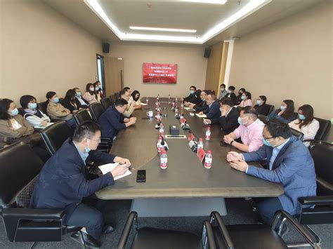 长江职业学院领导一行到湖北人力资源中心考察调研