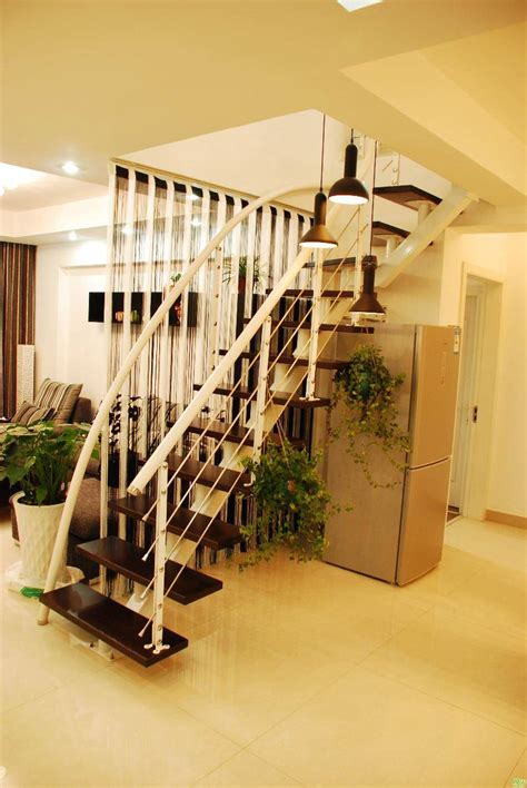 欧式奢华别墅楼梯扶手装修效果图 – 设计本装修效果图