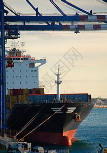 国际集装箱货船在海洋货运航运航海船舶高清图片下载-正版图片506523880-摄图网