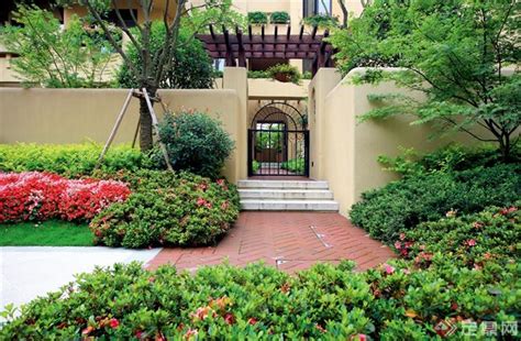 私家庭院景观设计案例-别墅入口入口景观绿化带入口大门-设计师图库