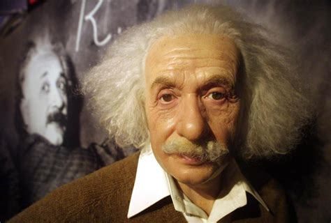 爱因斯坦简介及资料（爱因斯坦获得诺贝尔奖，他写两句话，让我们知道幸福和成功的含义） | 人物集