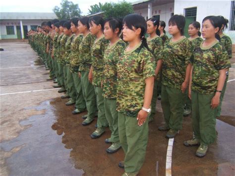 缅甸果敢女兵大量真实照片曝光_手机凤凰网