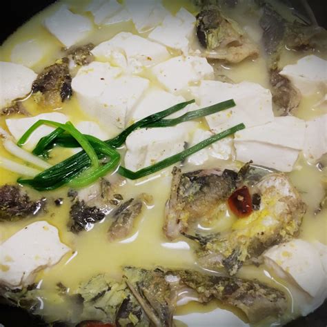 鱼头豆腐汤的做法_【图解】鱼头豆腐汤怎么做如何做好吃_鱼头豆腐汤家常做法大全_庄云儿_豆果美食