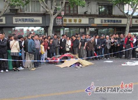 上海环卫车撞倒助动车 15岁女孩遭碾压身亡(图)新闻频道__中国青年网
