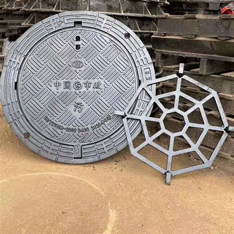 市政工程球墨铸铁井盖 雨水井盖圆形700重型 轻型铸铁井盖-阿里巴巴