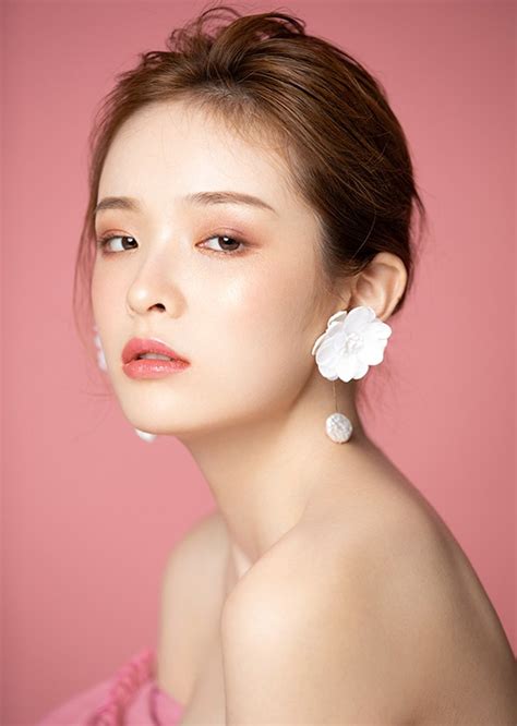 彤彤-Profile