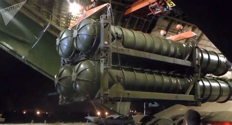 俄罗斯S-500首次亮相，堪比“爱国者”+“萨德”的全球最强防空导弹系统实力究竟几何？|S-400|俄罗斯|萨德_新浪新闻