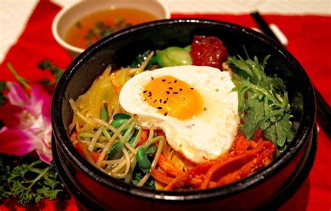 韩式蔬菜拌饭餐饮美食菜品摄影图片