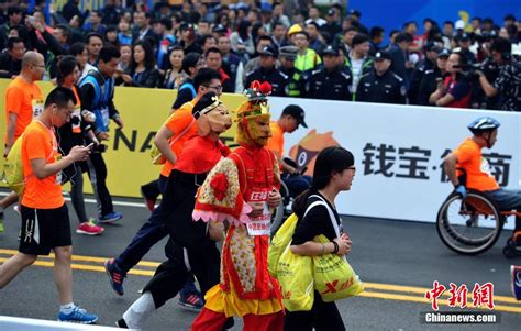 大运河马拉松挑战赛开跑！108.5公里趣味多——_京报网
