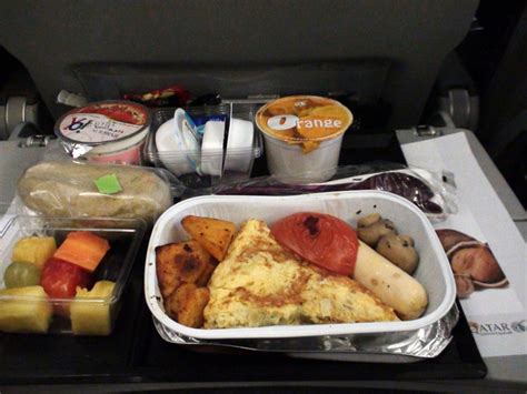 你爱的那款飞机餐回来了！8月1日起， 国航、东航恢复机上热食 - 封面新闻