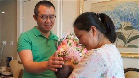 43岁涂磊老婆首次出镜，长相一言难尽，涂磊却把她宠上天_腾讯视频