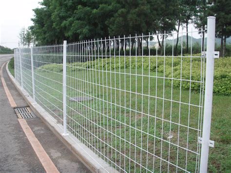 双边丝护栏网 园林绿化围栏网 圈地护栏网 安平护栏网 公路隔离栅-阿里巴巴