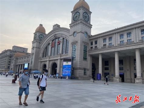 汉口火车站网约车候车区，司机进场到出站只要10分钟_要闻_新闻中心_长江网_cjn.cn