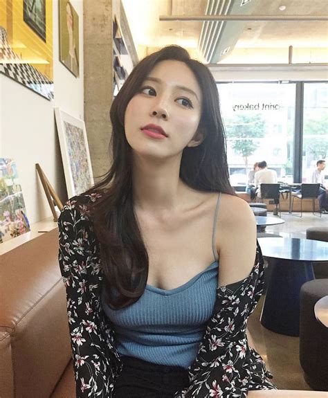 韩国气质美女明星金宝拉比基尼性感迷人写真图_配图网