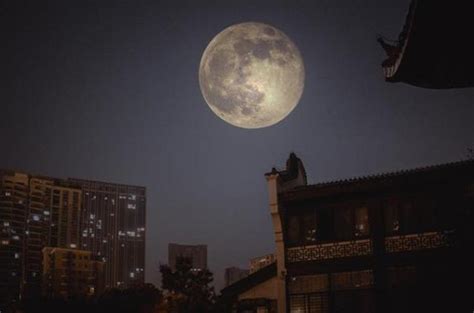 梦见月亮是什么意思预兆 - 原版周公解梦大全