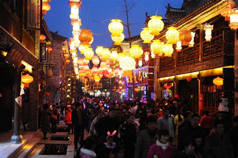 曾经是广州最热闹繁华的地方，如今游客冷清，网友：时代变了_商业街