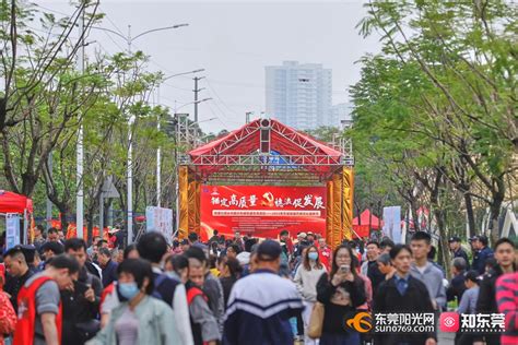 郑州最繁华的商圈，夜色迷离，让人沉醉