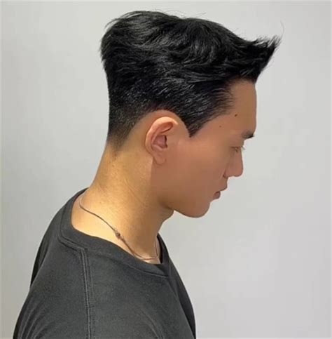 男士平头清爽发型图片