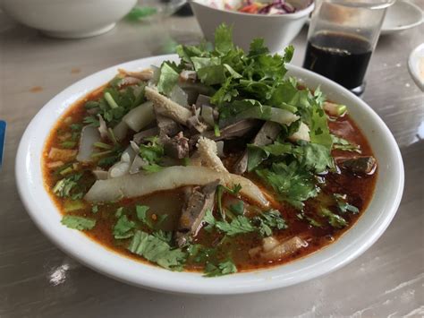 舌尖上的中国里，那碗美味的羊杂碎，最令人难忘，口感鲜甜又暖胃