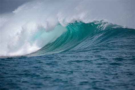 海洋海浪翻滚袭来实景拍摄GIF动图图片-正版gif素材401114799-摄图网