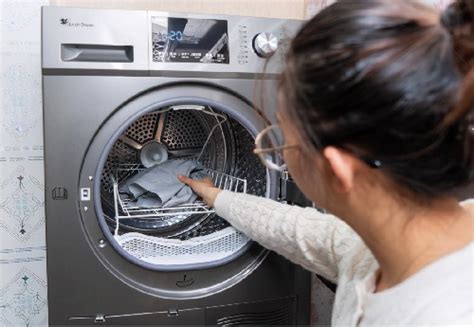 洗衣机单独烘干怎么用？其实是很简单的操作-知修网