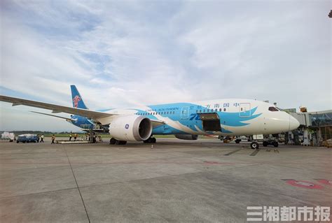 波音第787架787梦想飞机交付中国南方航空|南方航空|南航|飞机_新浪新闻