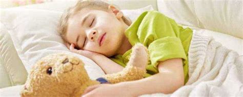 做梦睡觉的小男孩素材图片免费下载-千库网