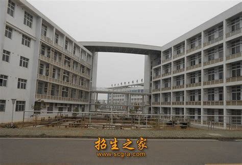 武汉工业职业技术学院学校是几批的？能专升本吗？-