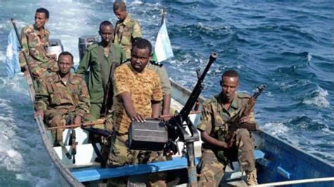 威胁货船人员生命的索马里海盗，为何各国不能击杀，只能驱逐？ - 知乎