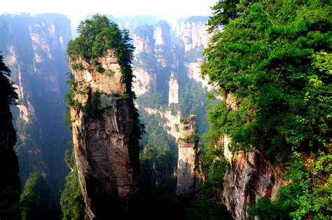 张家界是中国十大最佳旅游景区，也是摄影人最佳拍摄的好去处。 - 中国国家地理最美观景拍摄点