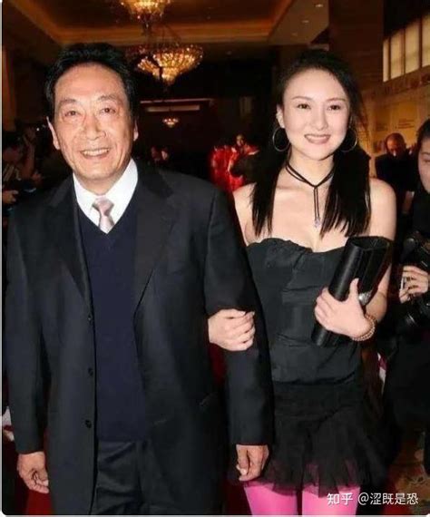 反派演员王奎荣，娶小37岁老婆，如今一家幸福美满！