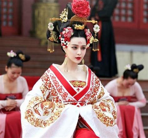 《武媚娘传奇》服饰盘点 看唐朝女人如何时髦--人民网四川频道--人民网