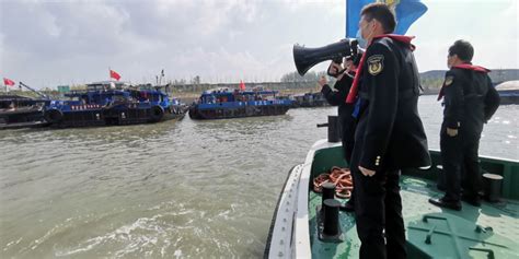 京杭运河施桥船闸8月份通过量环比增二成，11次超百万吨_江南时报