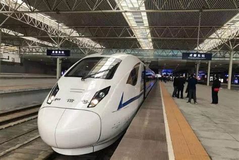 西安至重庆高铁线路之争：广安市长带队争取过境__中国青年网