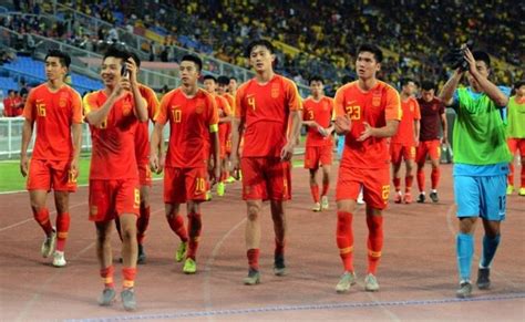 世预赛40强赛，中国男足在马尔代夫进行第一次训练_新体育网