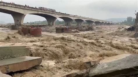 印度喜马偕尔邦暴雨成灾 至少15人死亡_凤凰网视频_凤凰网