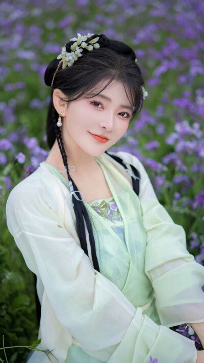 杨伊墨图片