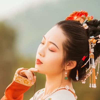 肆意潇洒的女生头像古风